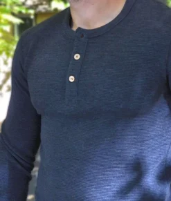 Shirts><noscript><img width=