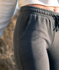 Athleisure><noscript><img width=