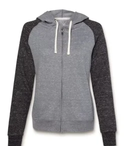 Athleisure><noscript><img width=